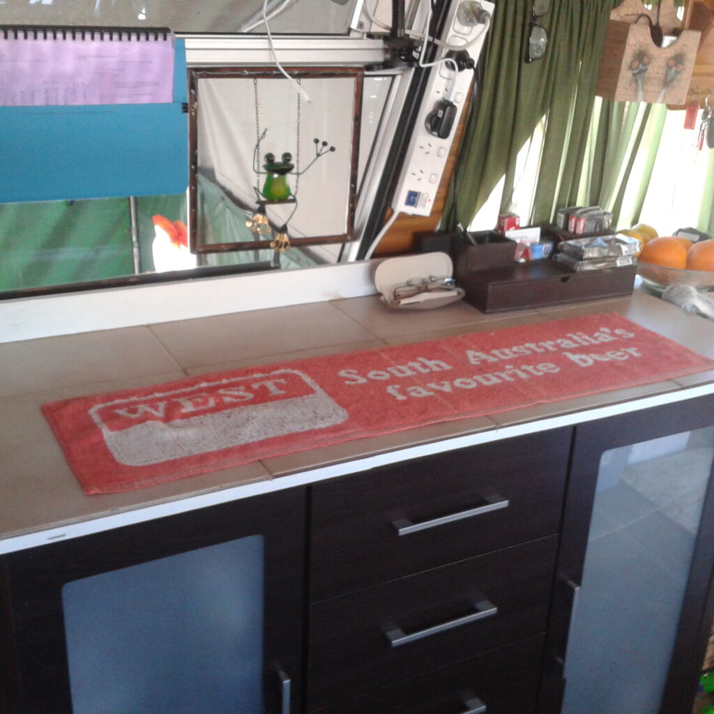 2014-07-14-6-Temporary-kitchen-bench